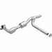 MagnaFlow MagnaFlow OEM Grade Federal/EPA Compliant Direct-Fit Catalytic Converters 52450 Autofit