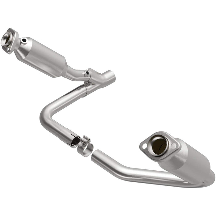 MagnaFlow MagnaFlow OEM Grade Federal/EPA Compliant Direct-Fit Catalytic Converters 5551832 Autofit