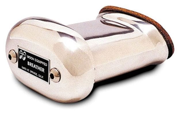 MOONEYES Aluminium Hi-Rise Bolt On Valve Cover Breather MNMP1700 Autofit